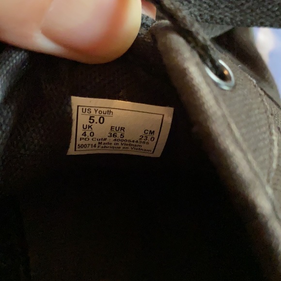 VAN’S size 5 Youth - Picture 7 of 7